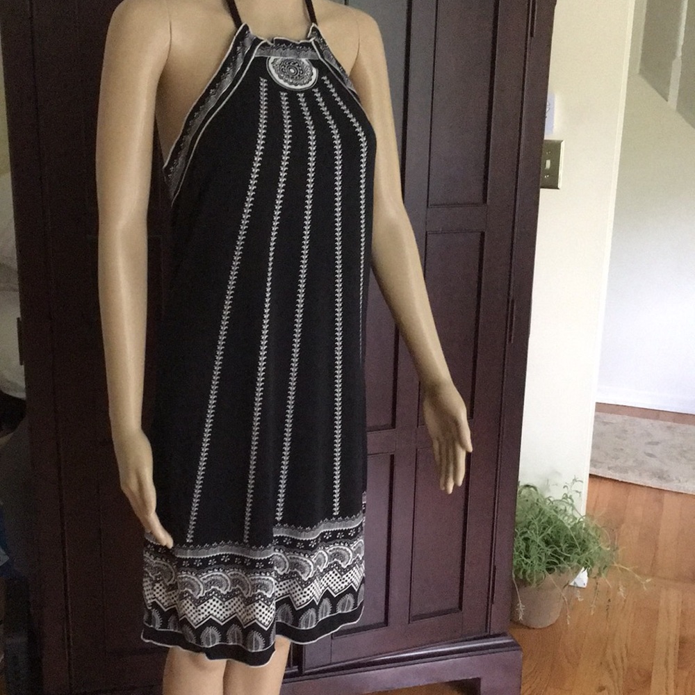 Max Studio EUC sz M halter dress black & cream